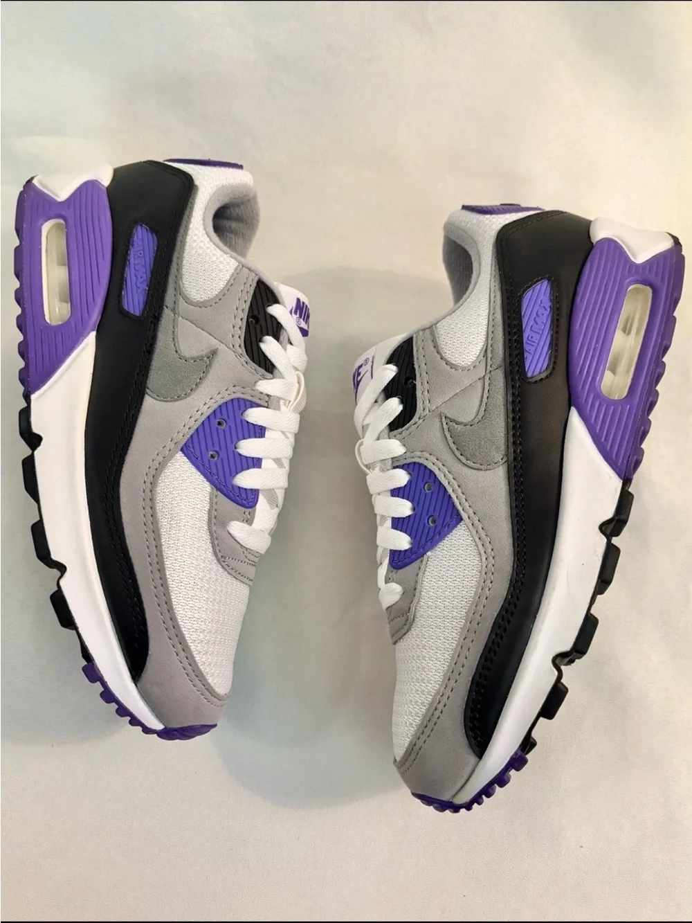 Nike Air Max 90 ‘Hyper Grape Sneakers